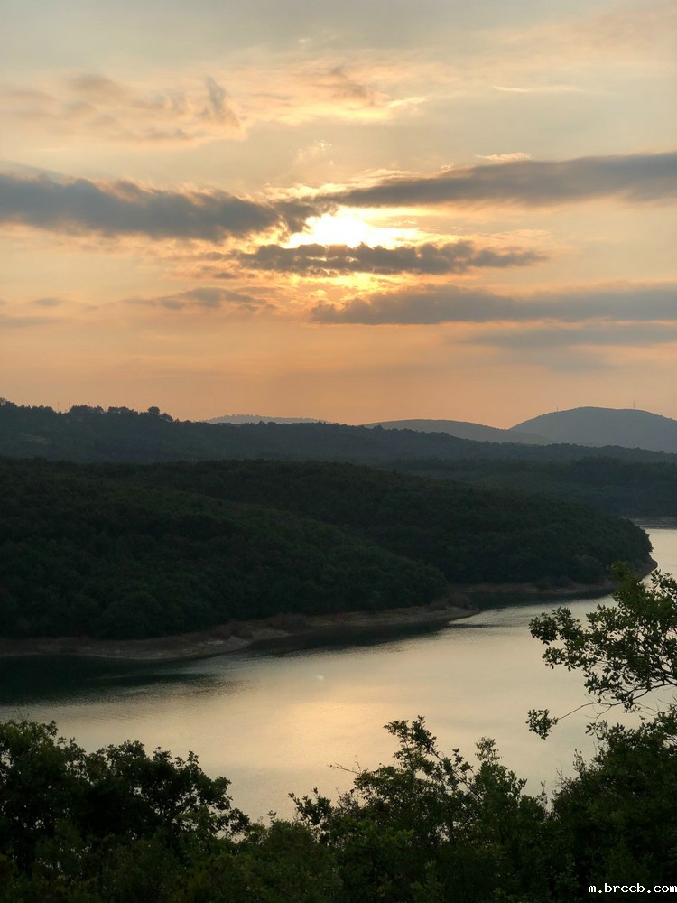 1697157563557515.jpeg 湖泊22.jpeg